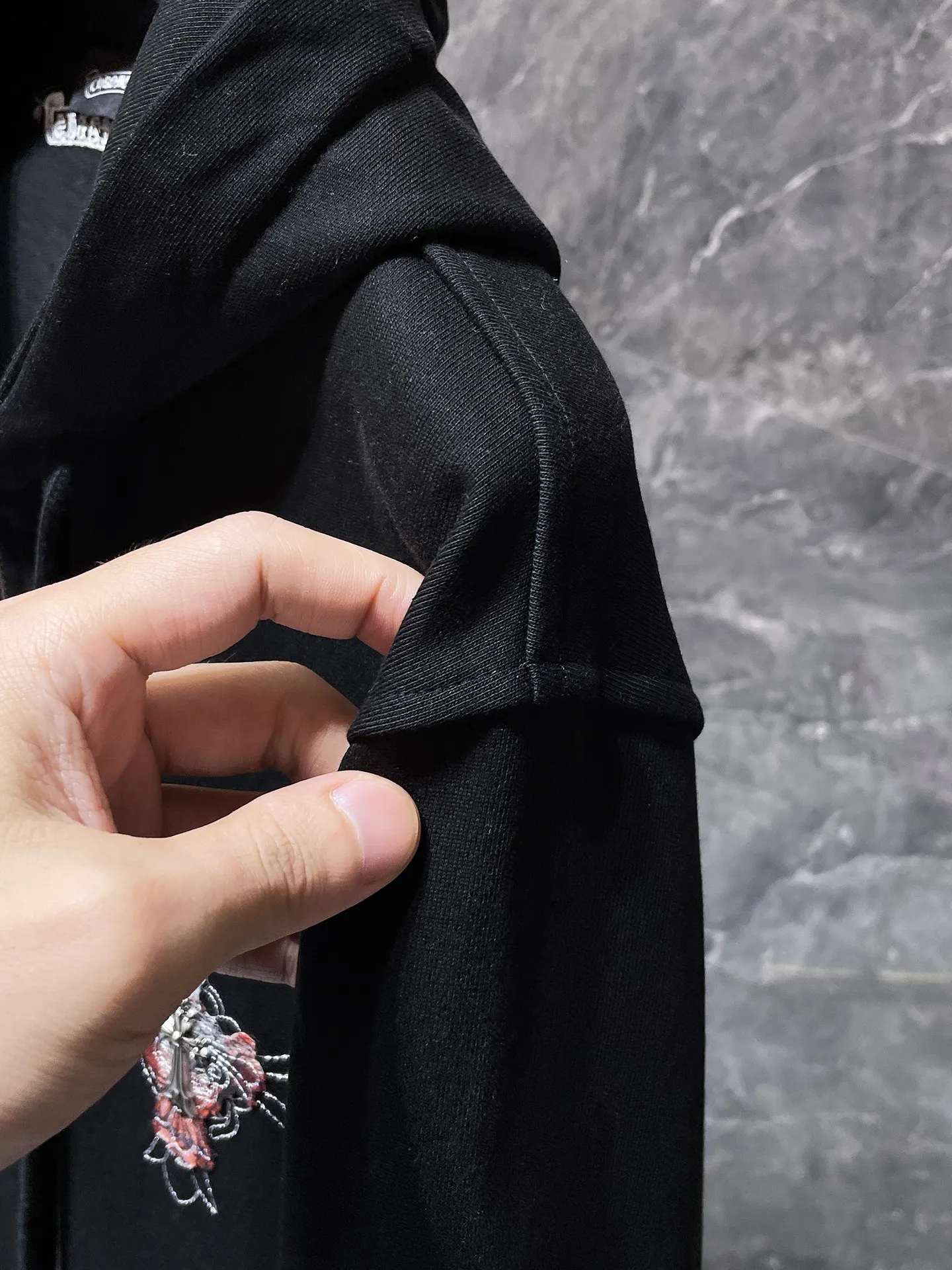 P270 Chrome Hearts Autumn and Winter 2025 Counter Synchronization Chrome Cross Heavy Industry Handmade Patch Embroidered Willow Hooded Sweatshirt Improved Customized Version 1:1 High Weight High Quality Fabric Recommended Color: White Black Size: S, M, L, XL